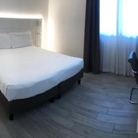 Nuova ホテル